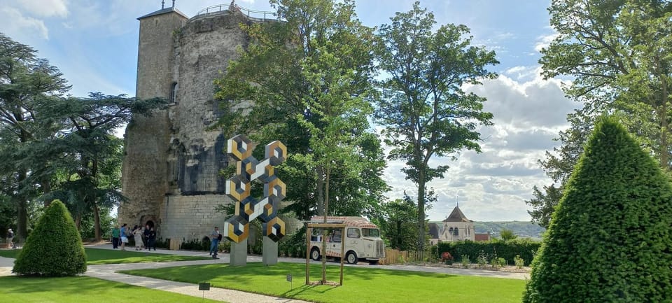 Nearby landmark, Spring, Day, Landmark view