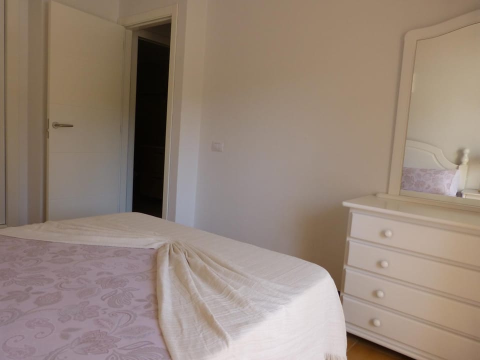 Bed, Photo of the whole room, Decorative detail