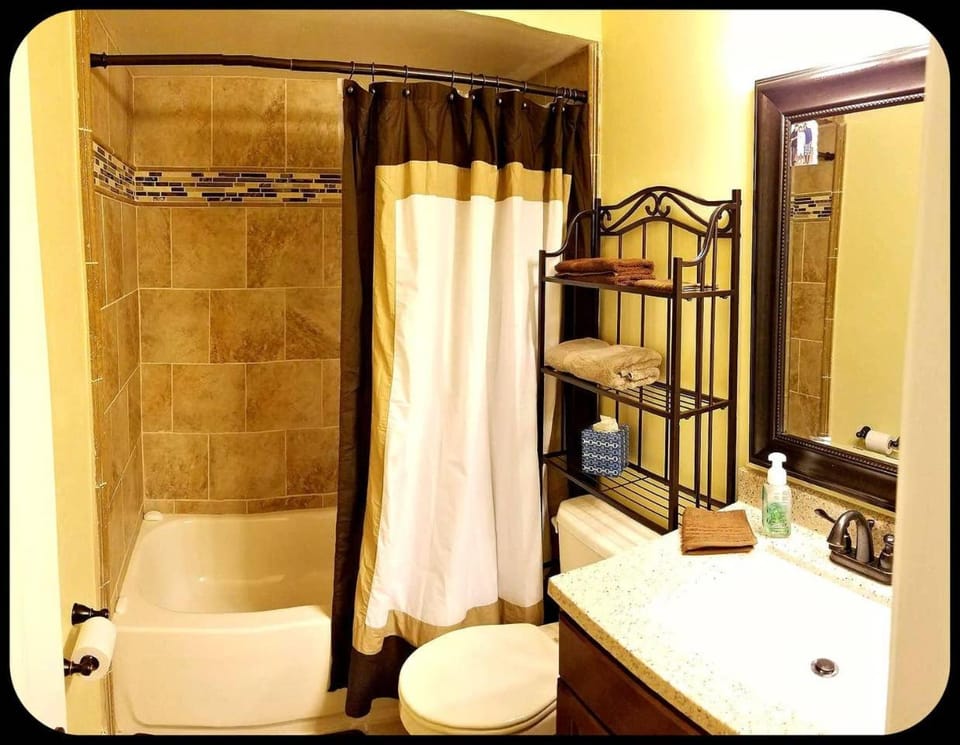 A1 Private Room With 55" Smart TV Near Everything Vacation rental in Orlando