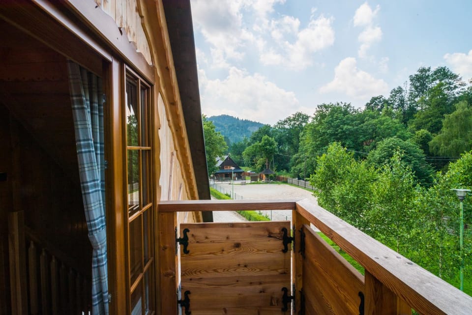 Property building, View (from property/room), Balcony/Terrace, Garden view