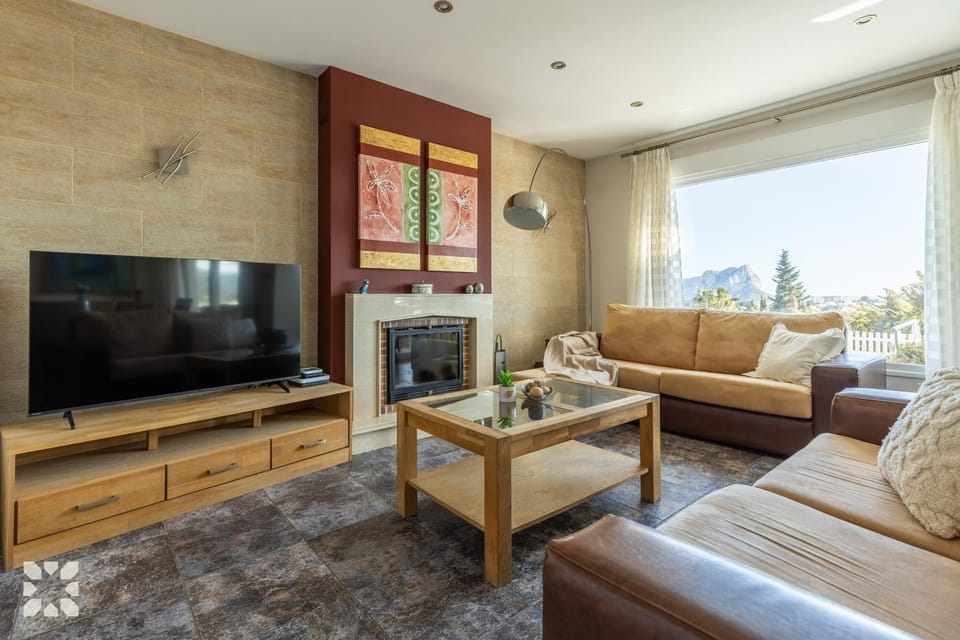 Communal lounge/ TV room, TV and multimedia, Living room, Seating area