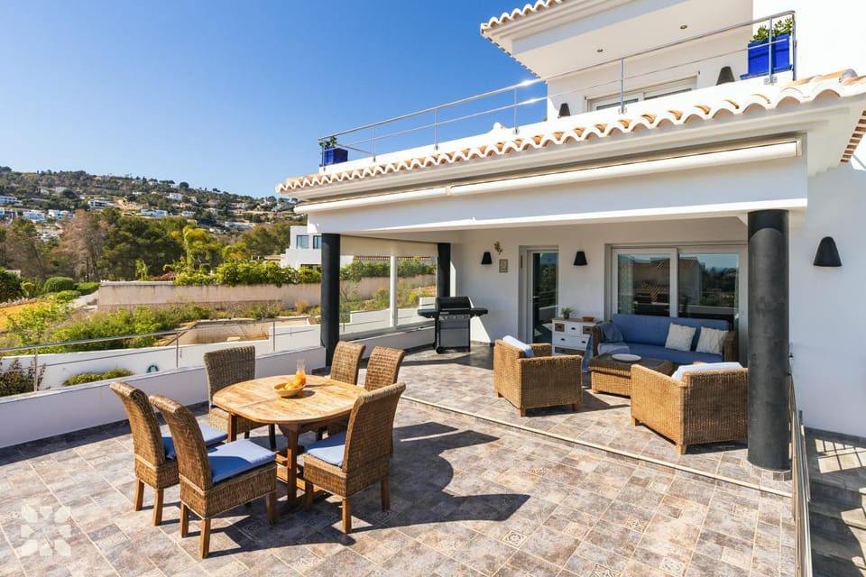 Property building, Patio, Day, Natural landscape, View (from property/room), Balcony/Terrace, Living room, Seating area, Dining area, Mountain view