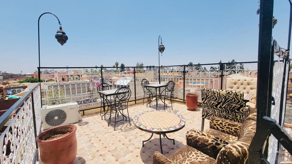 Riad Layla Rouge Bed and Breakfast in Marrakesh