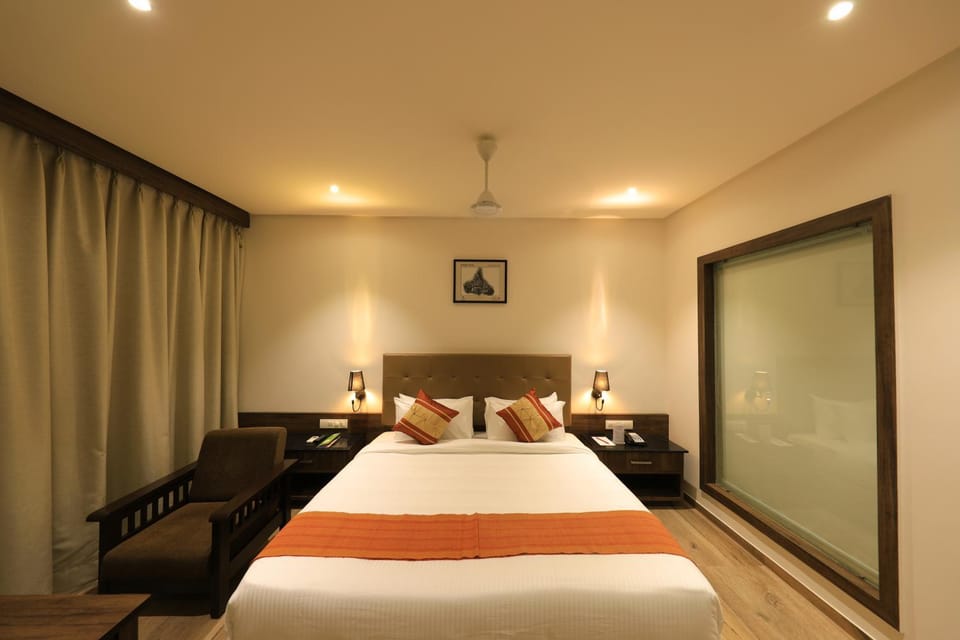 Bed, Photo of the whole room, Bedroom
