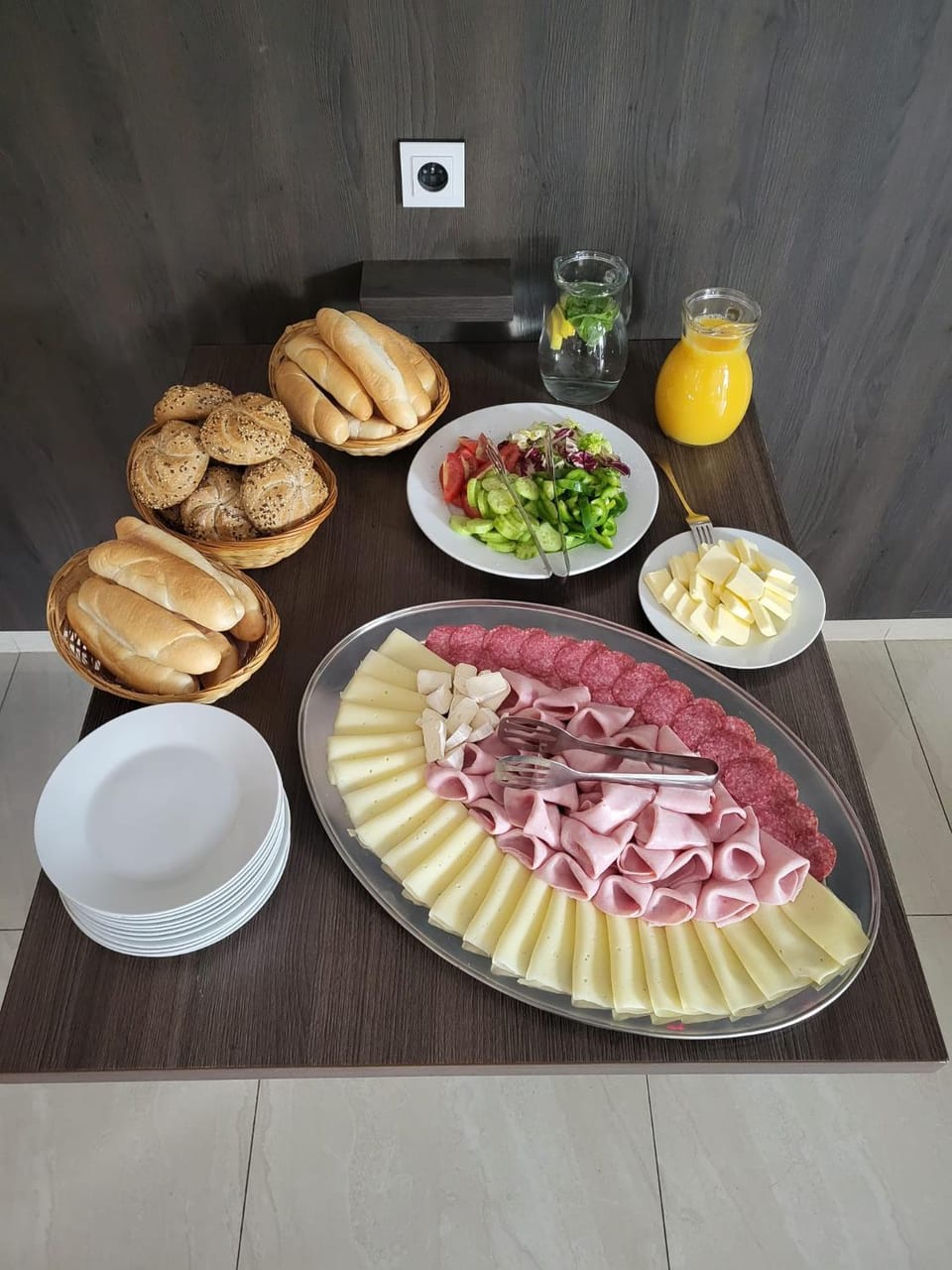 Breakfast, Continental breakfast