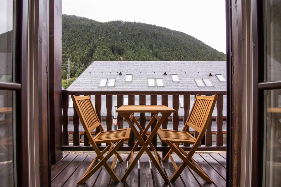 Balcony/Terrace, Mountain view