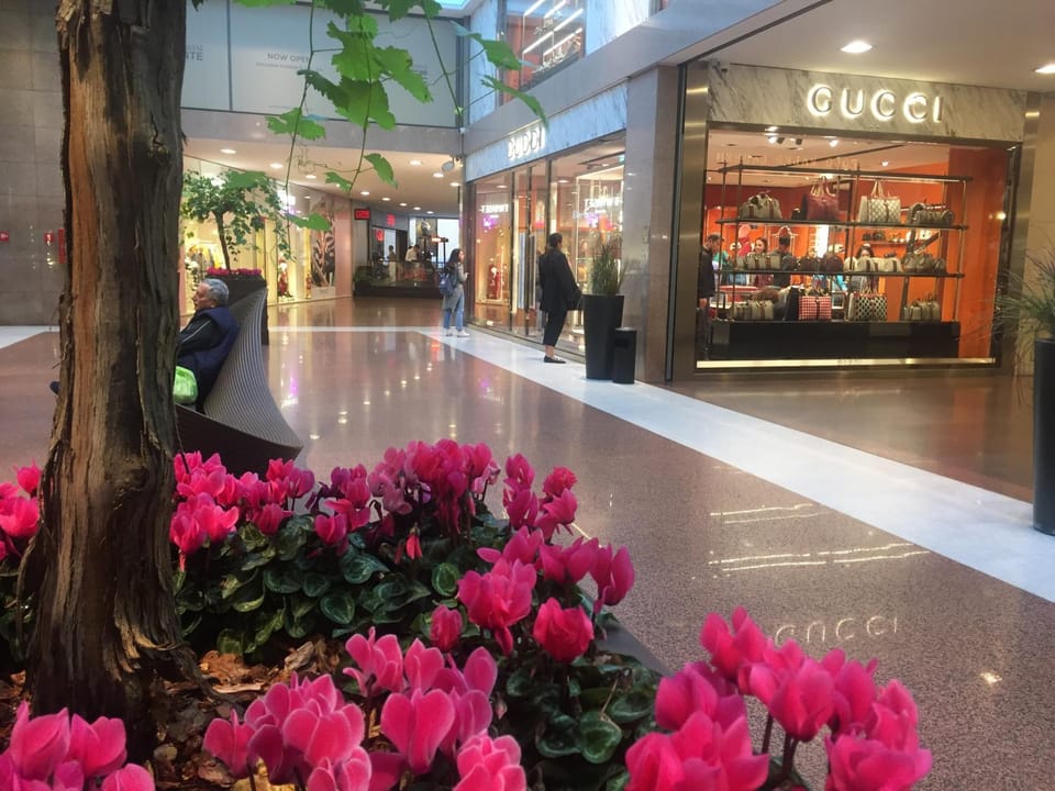 Facade/entrance, On-site shops, Shopping Area