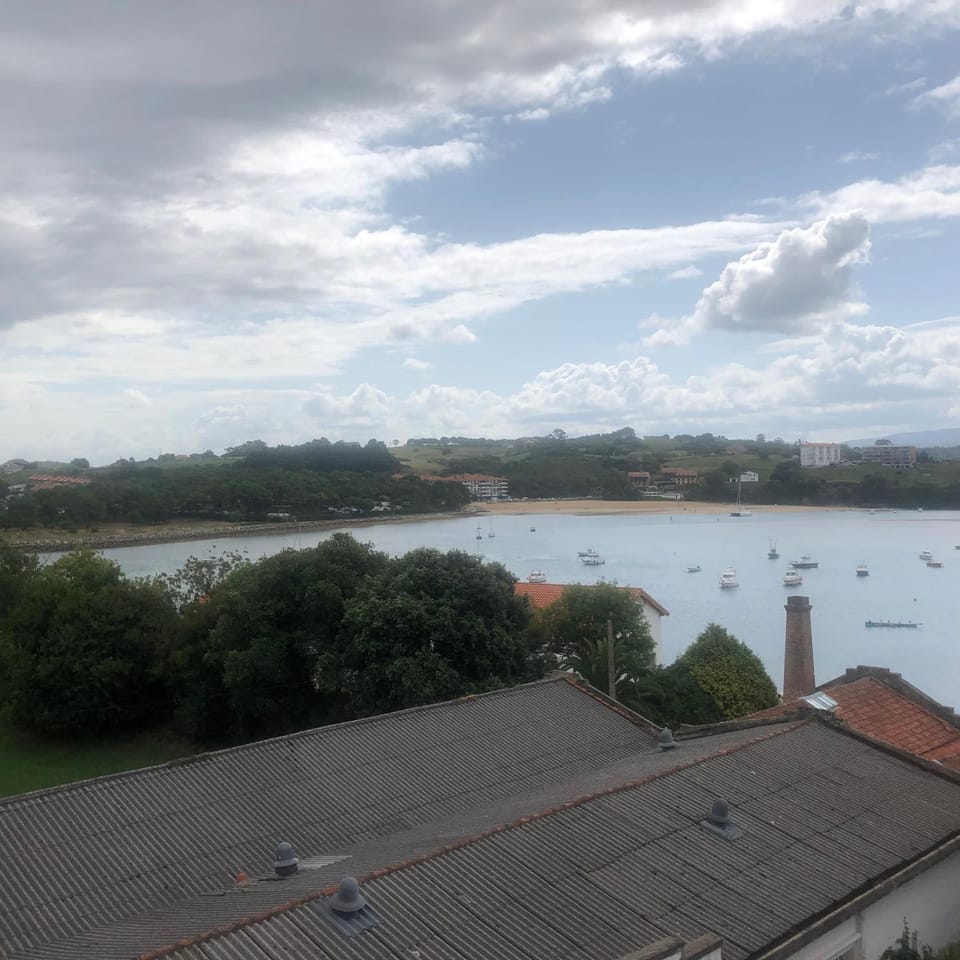 Ermita San Vicente de la Barquera Duplex Apartment in San Vicente de la Barquera