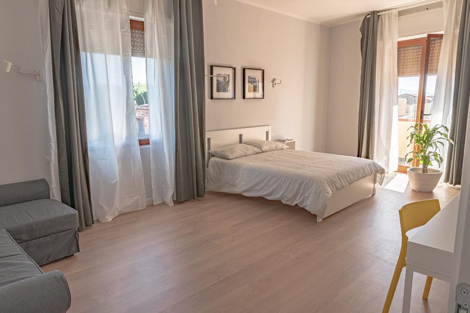 Bed, Photo of the whole room