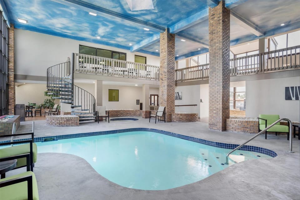 Pool view, Swimming pool