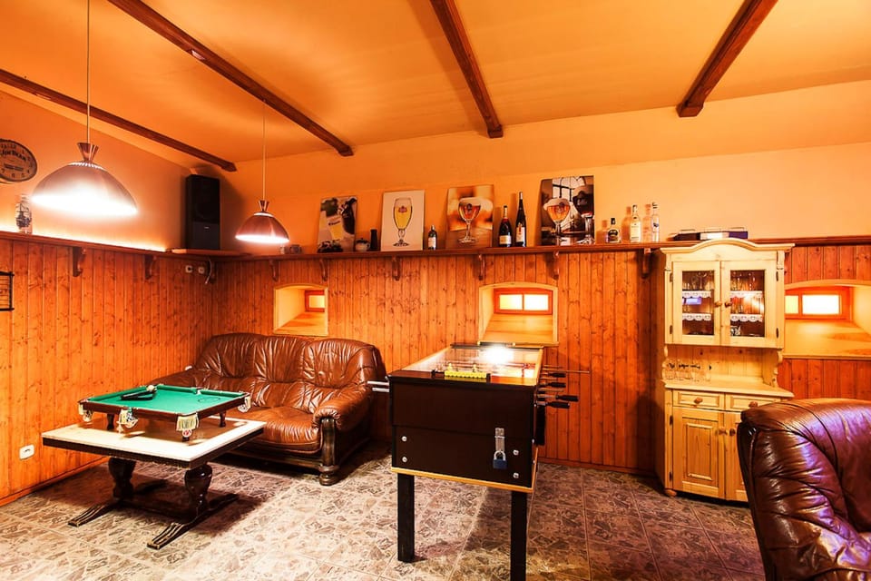 Lounge or bar