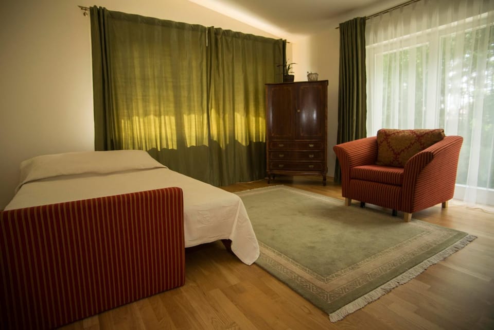 Library, Bedroom