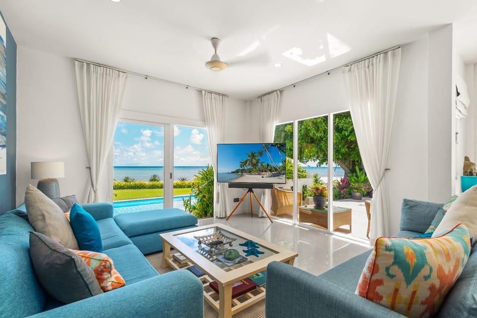 TV and multimedia, Living room, Seating area, Evening entertainment