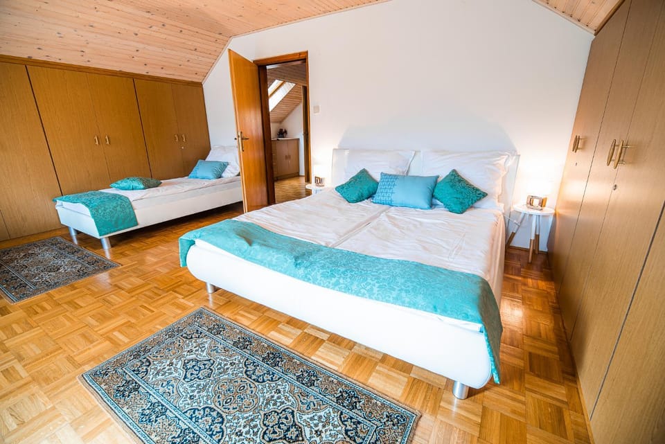 Photo of the whole room, Bedroom