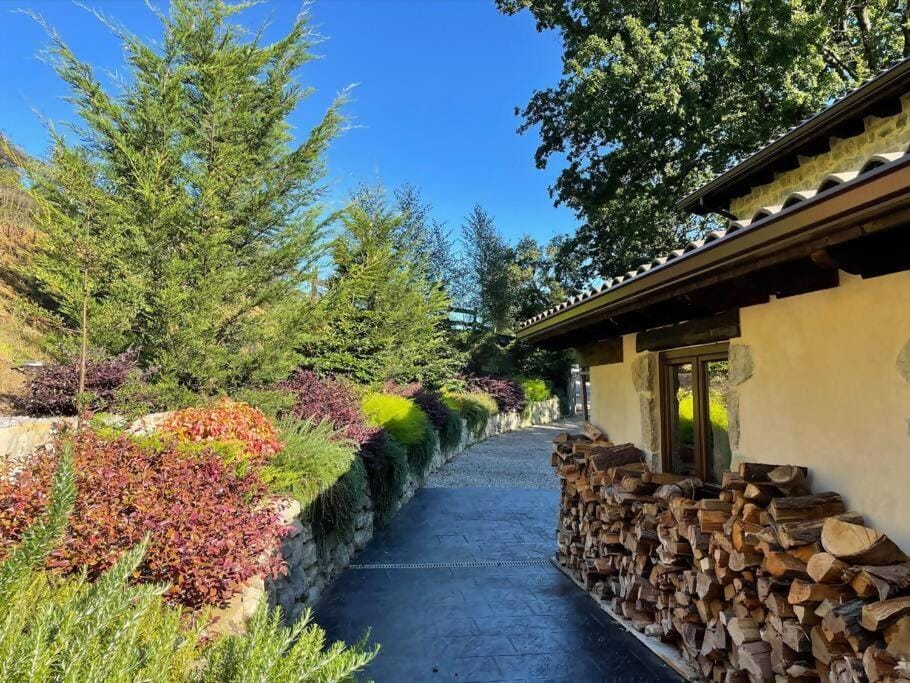 La Fontana, descubre Cabarceno y Cantabria House in Cantabria