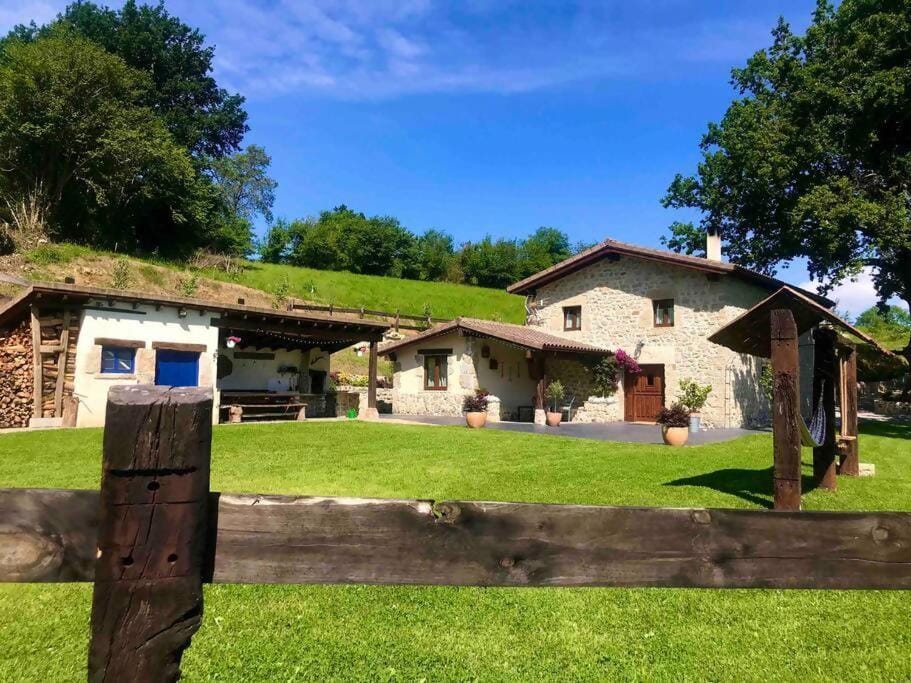 La Fontana, descubre Cabarceno y Cantabria House in Cantabria