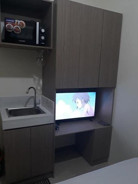 Edsa Urban Deca Tower Condo Unit with Wifi and Netflix Apartment in Mandaluyong