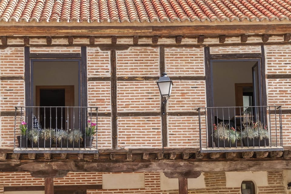 Property building, Nearby landmark, Facade/entrance, Off site, Neighbourhood, Balcony/Terrace, City view, Landmark view, Street view