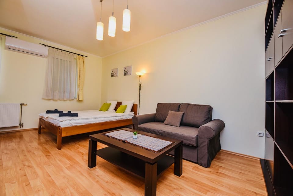 Living room, Photo of the whole room, Seating area