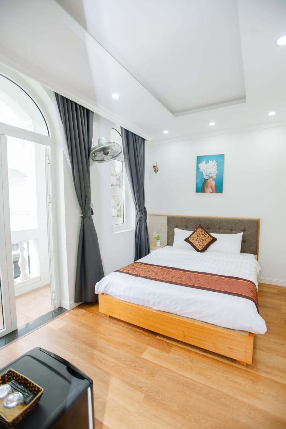 Bed, Photo of the whole room, Bedroom, towels, wardrobe
