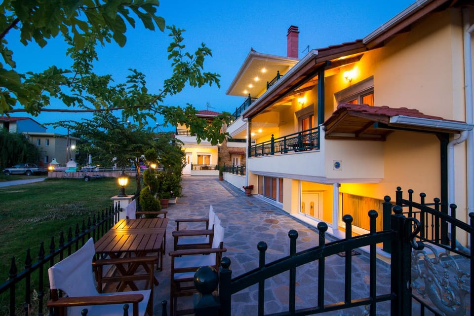 Property building, Garden, Garden view