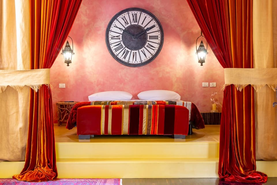 Bed, Photo of the whole room