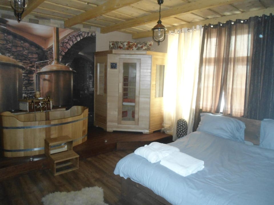 Bed, Massage, Sauna, Spa and wellness centre/facilities, Bedroom