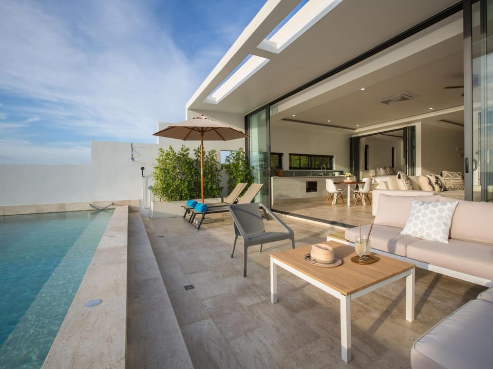 Balcony/Terrace, Pool view, Swimming pool