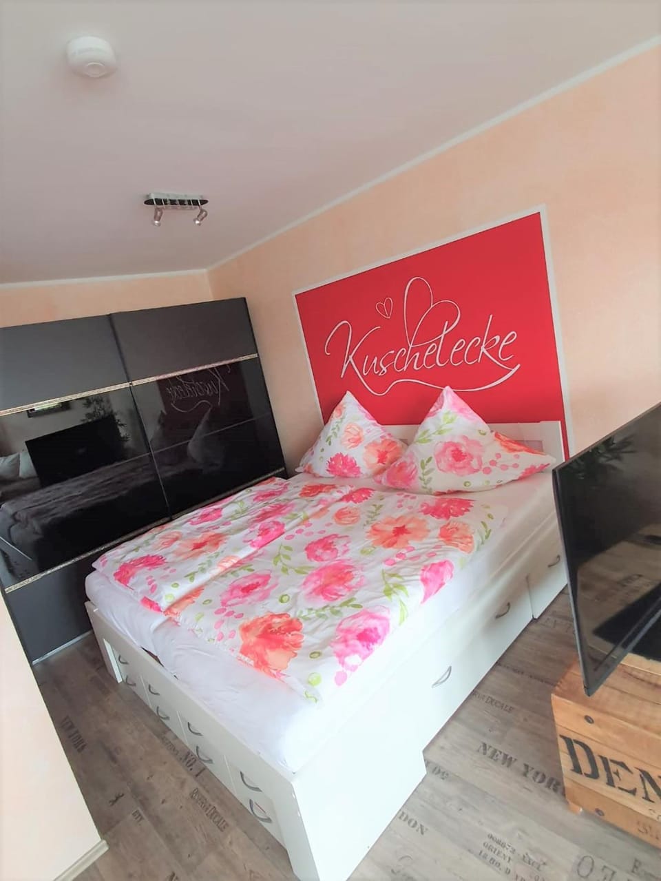 Bed, Bedroom