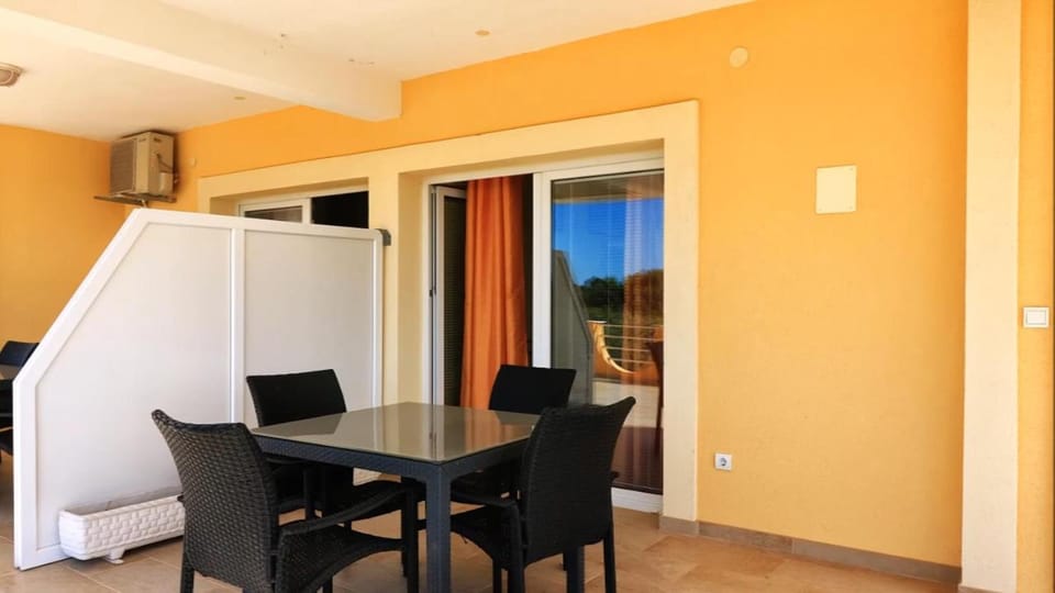 G.Baković Apartment in Tisno