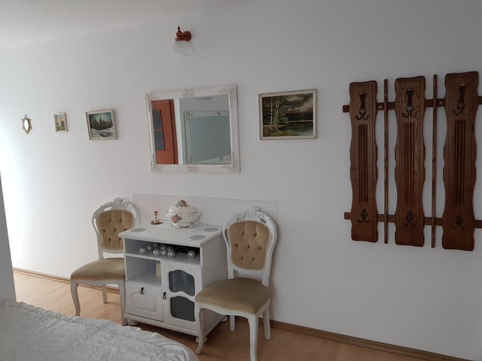 Zajazd Ponikiew - Noclegi Wadowice Bed and Breakfast in Lesser Poland Voivodeship