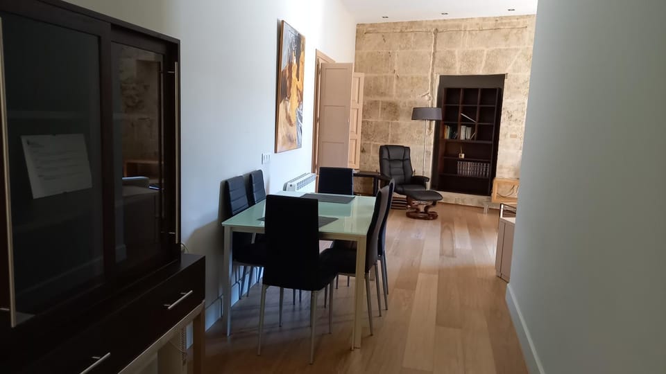 Library, TV and multimedia, Dining area