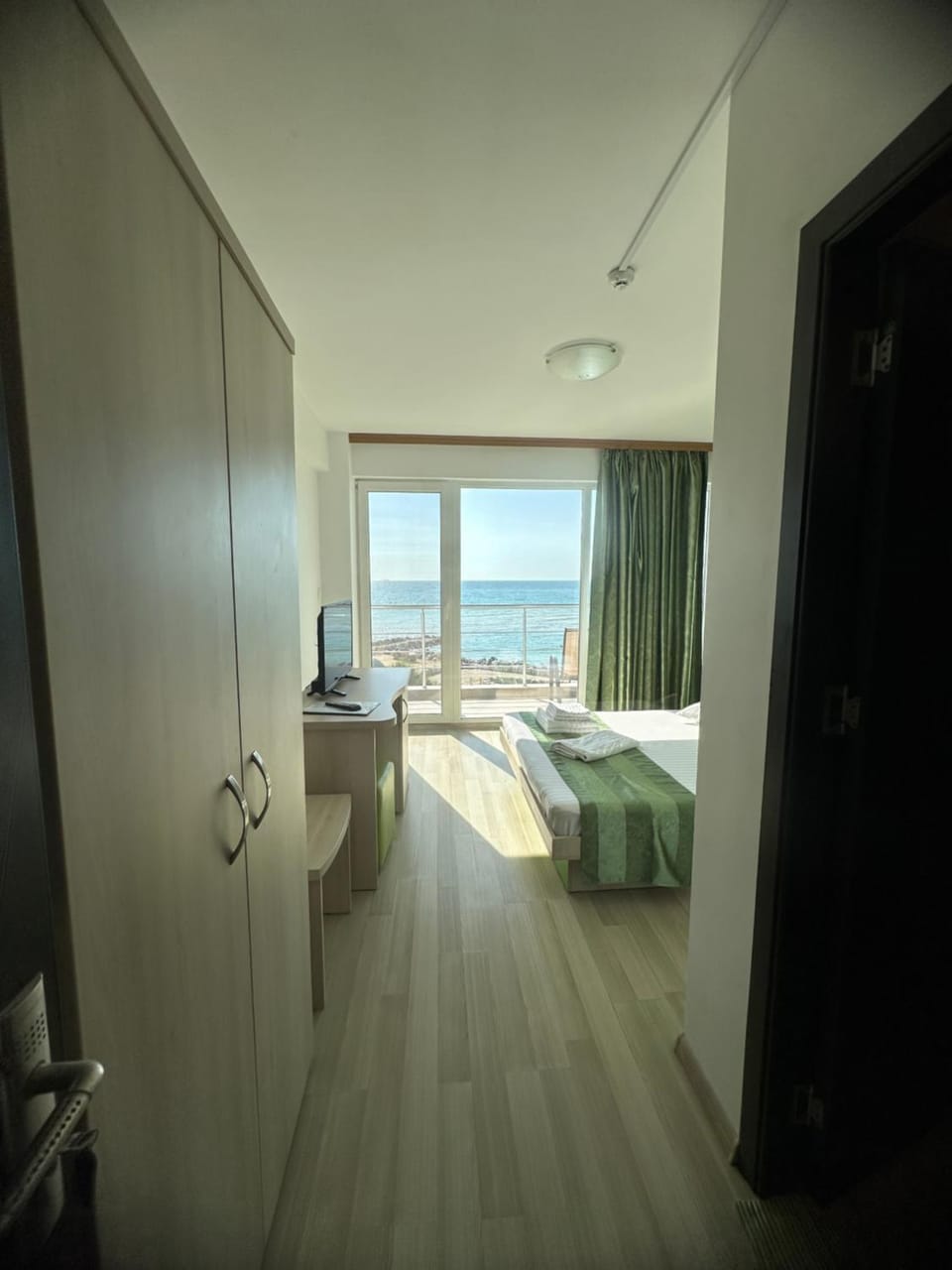 Bed, Bedroom, Sea view