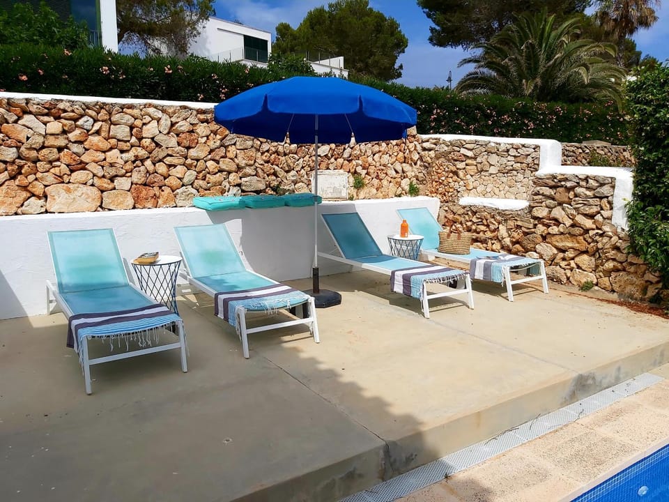Patio, Day, Pool view, Swimming pool, sunbed