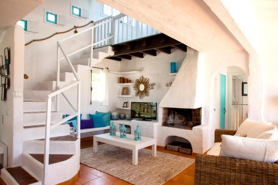 TV and multimedia, Living room, Photo of the whole room, fireplace