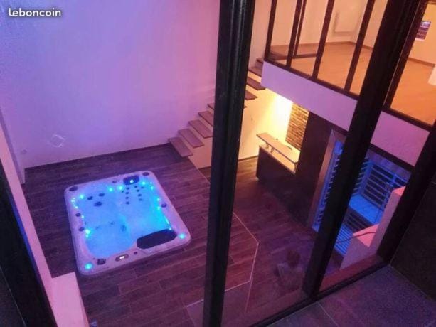 magnifique loft avec jacuzzi et sauna privatif Apartment in Hauts-de-France