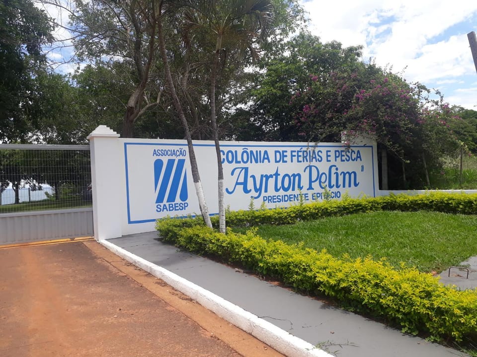 Facade/entrance, Day, Property logo or sign, Garden, Logo/Certificate/Sign, Text overlay, Garden view, Landmark view, Street view