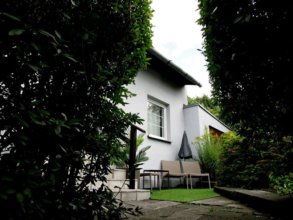 Facade/entrance, Garden