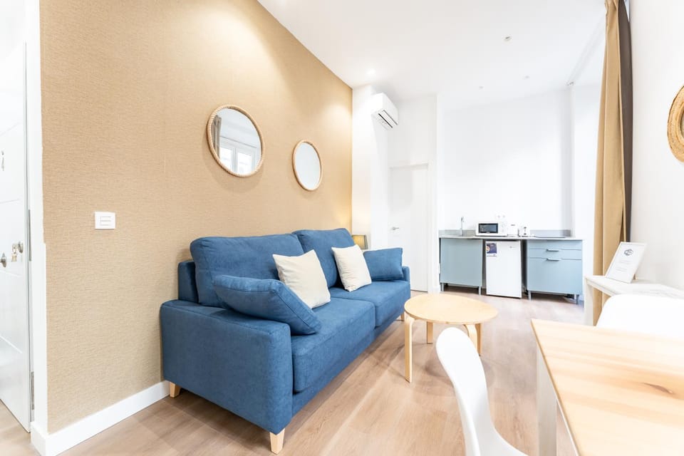 Living room, Dining area, air conditioner
