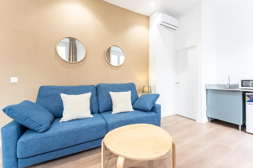 Living room, air conditioner