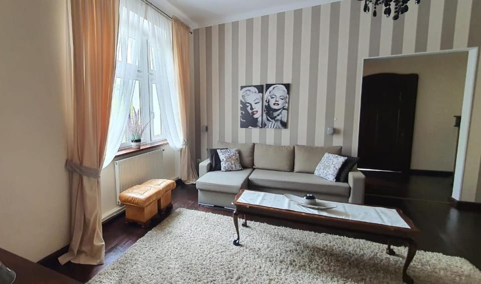 APARTAMENT ADA Apartment in Lower Silesian Voivodeship
