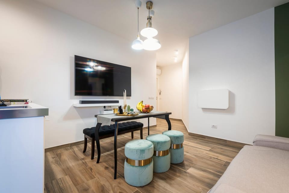 Alga 5-Star Boutique Apartment Steps from the Sea Apartment in Martinsicuro