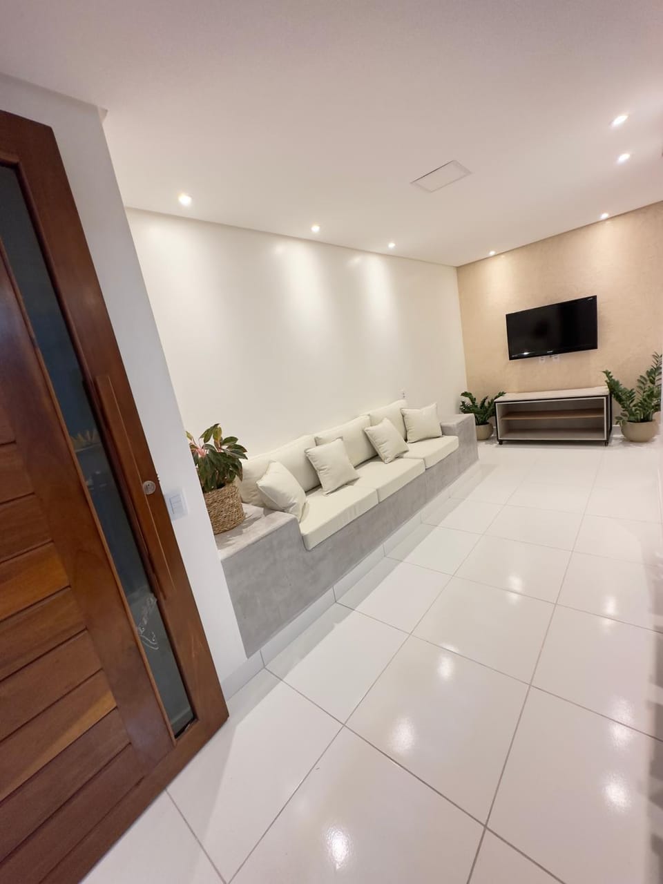Communal lounge/ TV room, TV and multimedia, Living room, Seating area, Evening entertainment