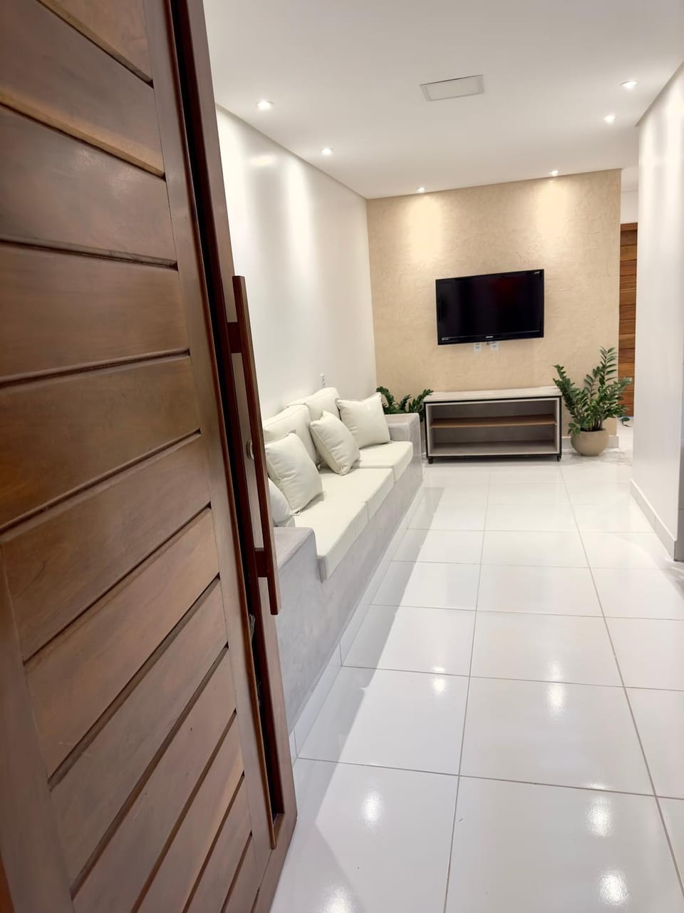 Communal lounge/ TV room, TV and multimedia, Living room, Seating area, Evening entertainment