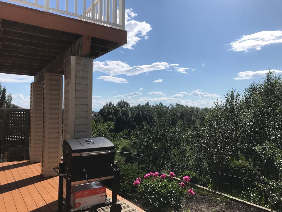 Natural landscape, BBQ facilities, Garden, View (from property/room), Balcony/Terrace