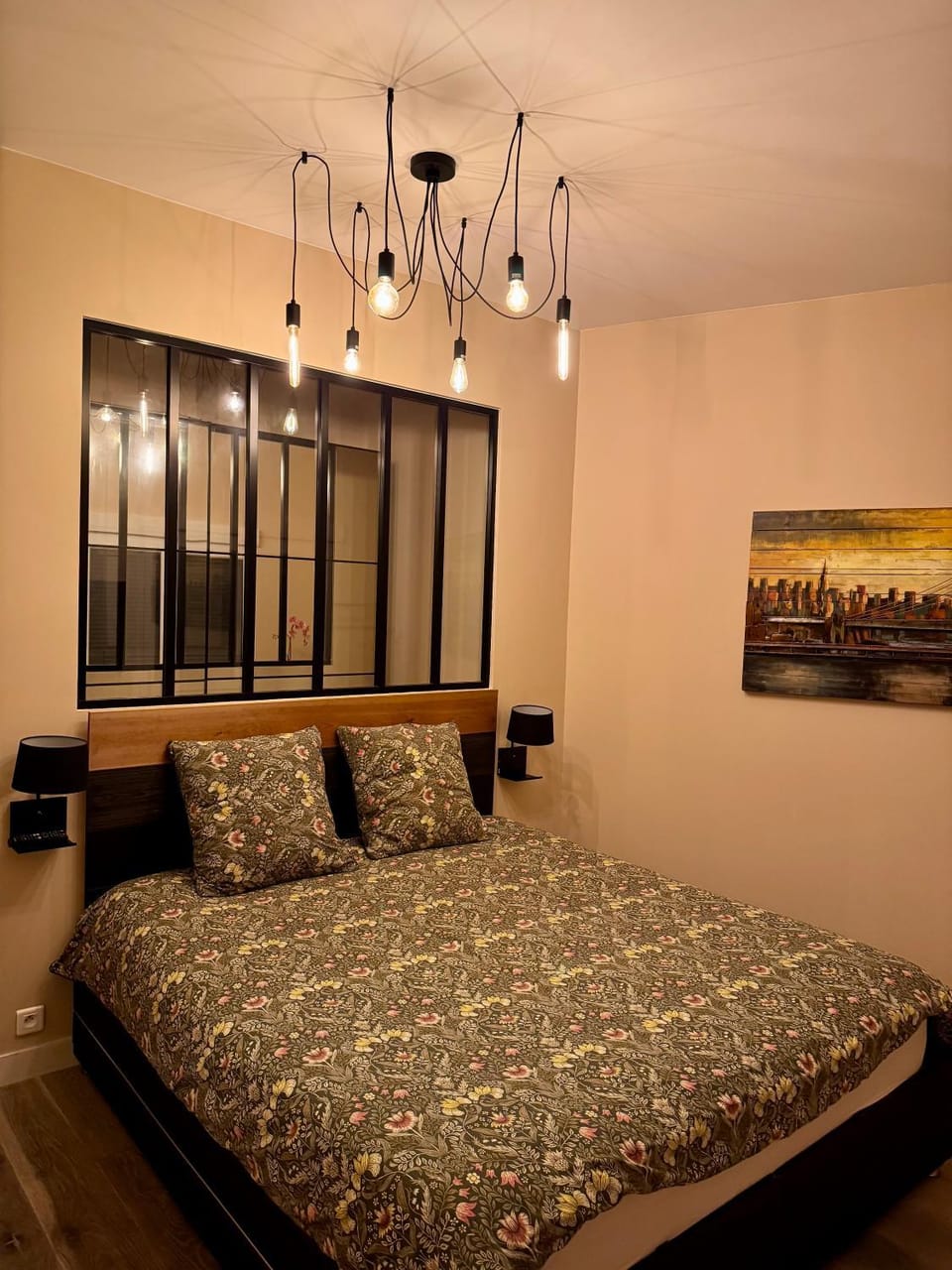 Loft Spa Reims-fr 250m2 privatifs, piscine intérieure chauffée, spa et parking Apartment in Reims