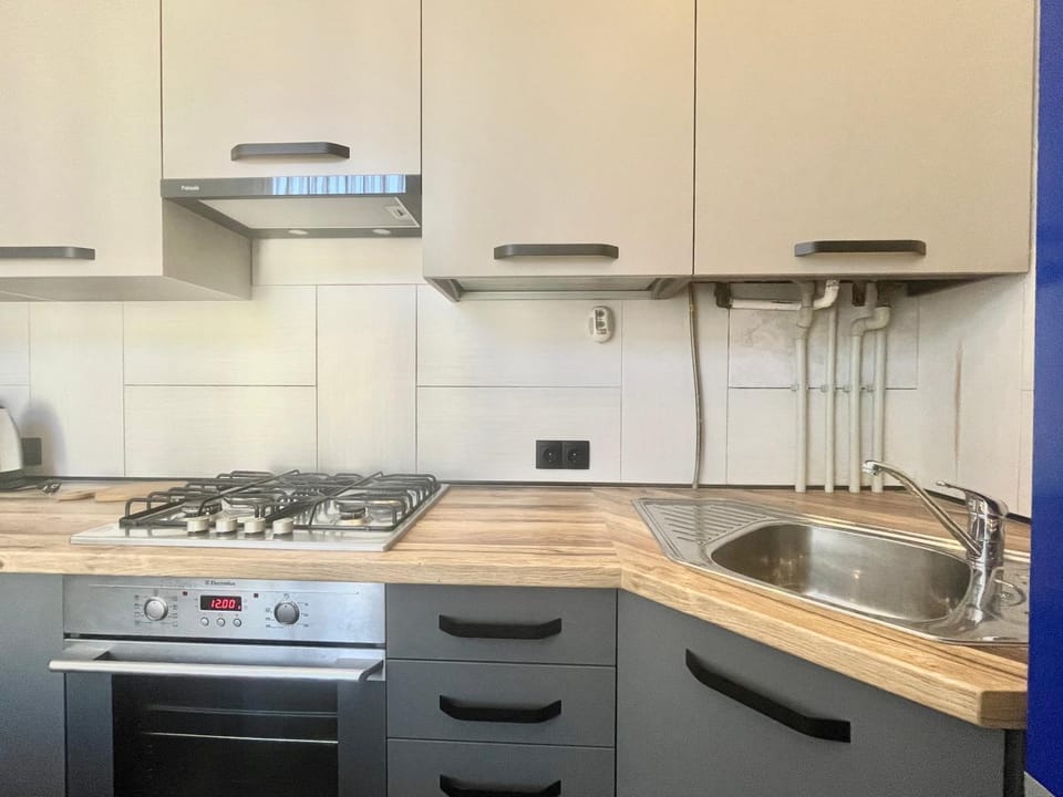 Kitchen or kitchenette, pet friendly, stove