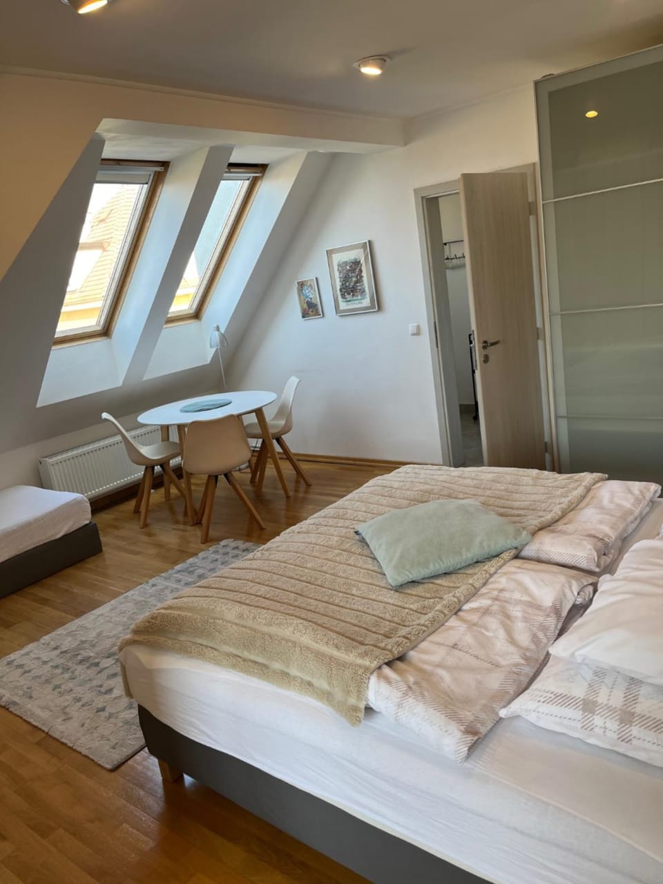Bed, View (from property/room), Living room, Photo of the whole room, Seating area, Bedroom, City view
