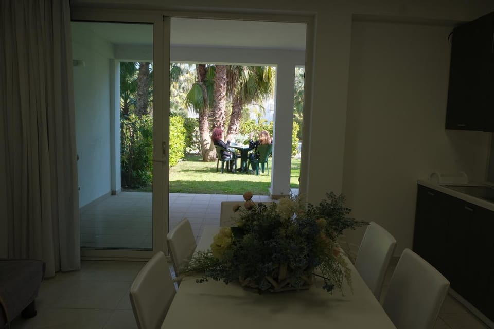 Dining area, Garden view