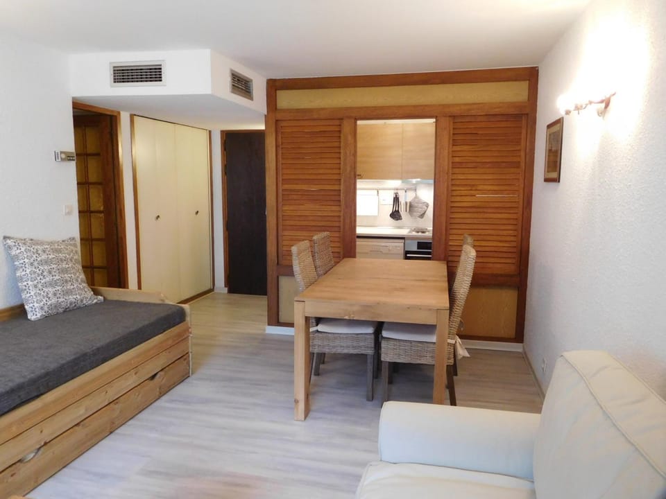 Appartement 2 pièces Chamonix avec Parking - FR-1-517-39 Apartment in Chamonix
